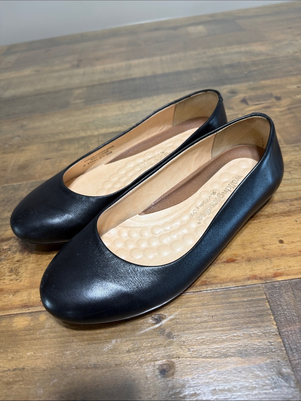 Women’s 6.5 WW Extra Wide Ballet Flats. Walking Cradles Bronwyn. Black Leather.